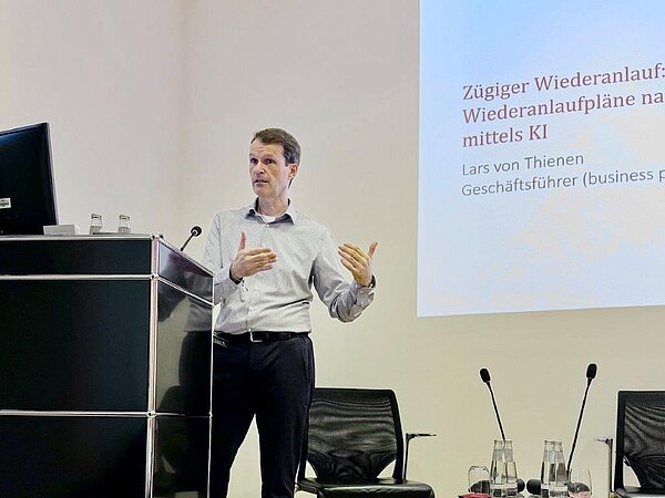 Lars von Thienen, Geschäftsführer der business process solutions GmbH / Aequitas Group auf der Cyberkonferenz
