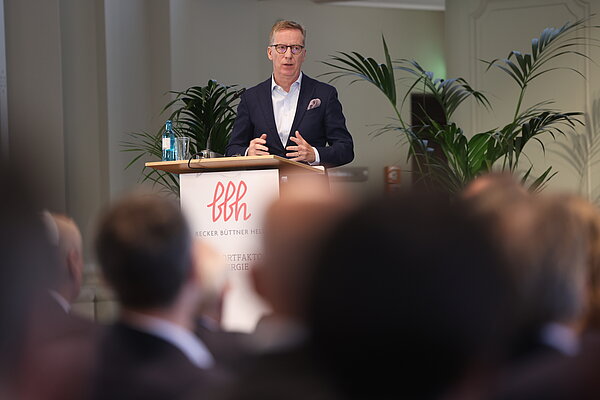 Prof. Dr. Michael Hüther, Direktor des Institut der deutschen Wirtschaft Köln e. V. bei der BBH-Jahreskonferenz 2025