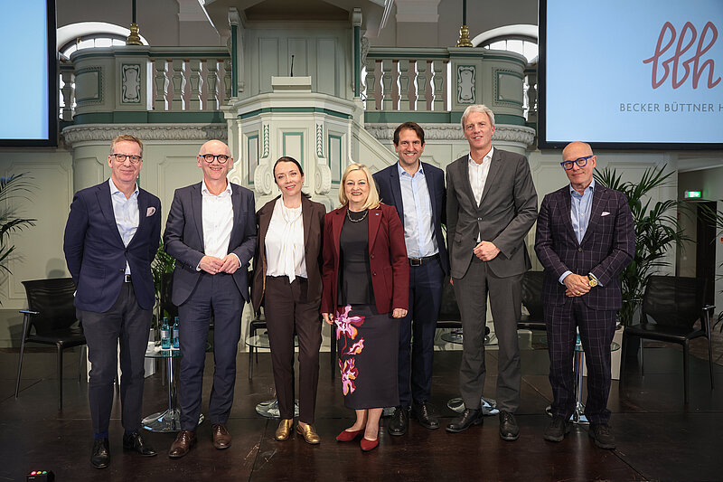 Prof. Dr. Michael Hüther, Dr. Matthias Dümpelmann, Prof. Dr. Ines Zenke, Heike Freimuth, Andreas Jung, Dr. Carsten Rolle und Prof. Dr. Christian Theobald auf der BBH-Jahreskonferenz 2025