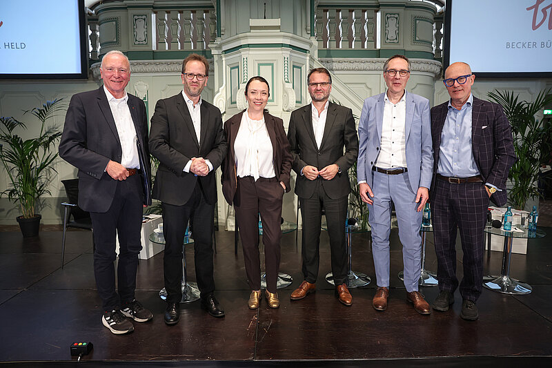 Bernd Westphal, Klaus Müller, Prof. Dr. Ines Zenke, Andreas Feicht, Sascha Müller-Kraenner und Prof. Dr. C. Theobald bei der BBH-Jahreskonferenz