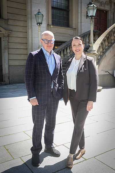 Rechtsanwältin und BBH-Partnerin Prof. Dr. Ines Zenke​ und Rechtsanwalt und BBH-Partner Prof. Dr. Christian Theobald bei der BBH-Jahreskonferenz 2025