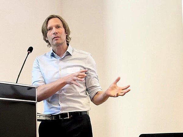 Christoph Hausel, Geschäftsführer bei element C auf der Cyberkonferenz